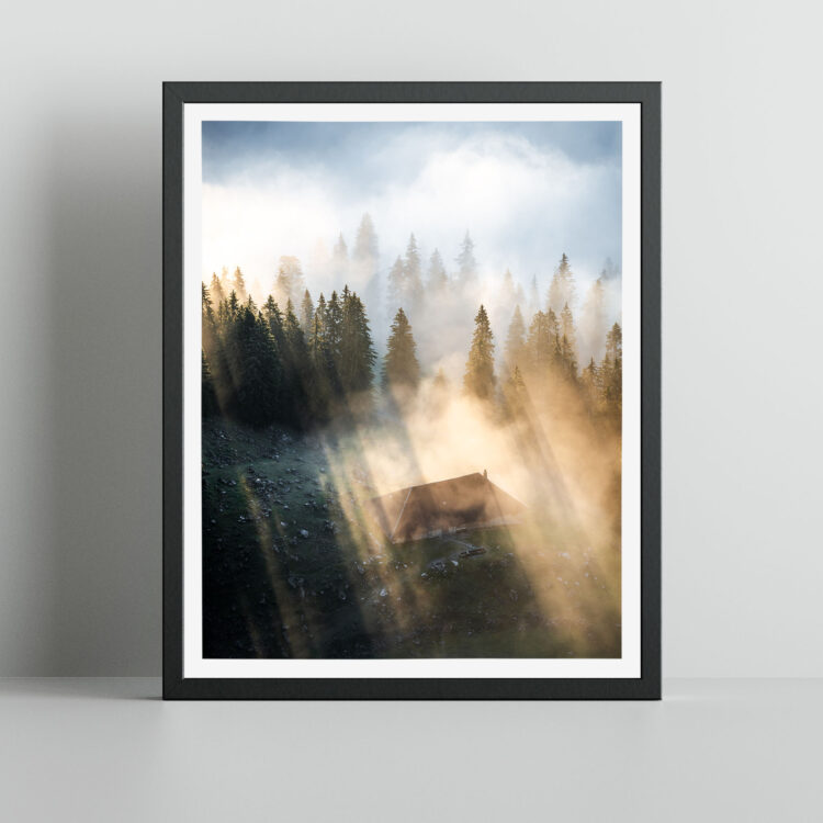 Alphütte im Nebel Schweizer Landschaft Print Wandbild